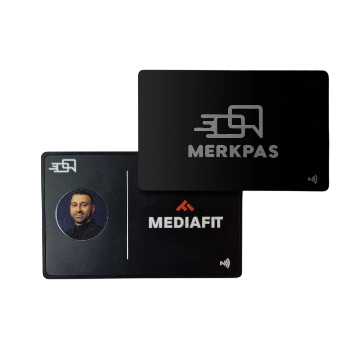 Merkpas - metal kaart - zwart - basic